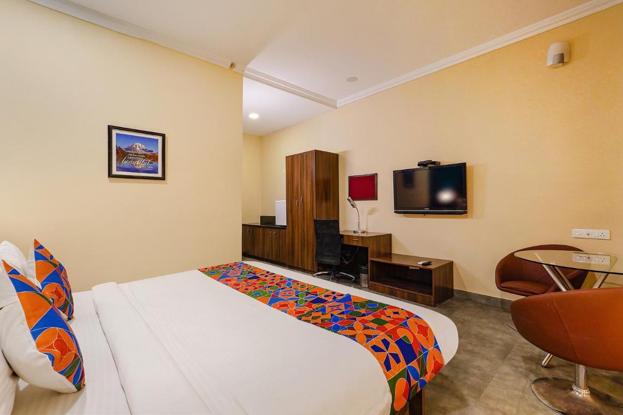 Fabhotel Chris - Nr Vydehi Hospital バンガロール エクステリア 写真
